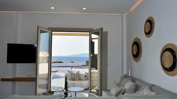 Villa – deluxe, privat basseng, sjøutsikt | Minibar, safe på rommet, lydisolert og strykejern/-brett