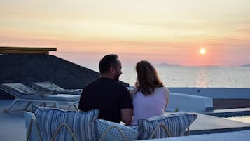 Deluxe-Villa, eigener Pool, Meerblick | Minibar, Zimmersafe, schallisolierte Zimmer, Bügeleisen/Bügelbrett