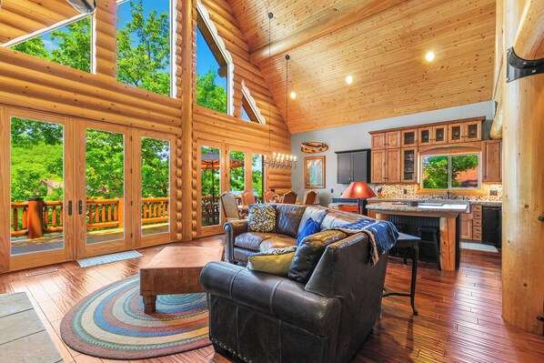 Televisión y chimenea 