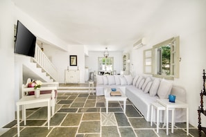 2 bedrooms - Salt Stone Beach Front Retreat by Estia (Eretria)