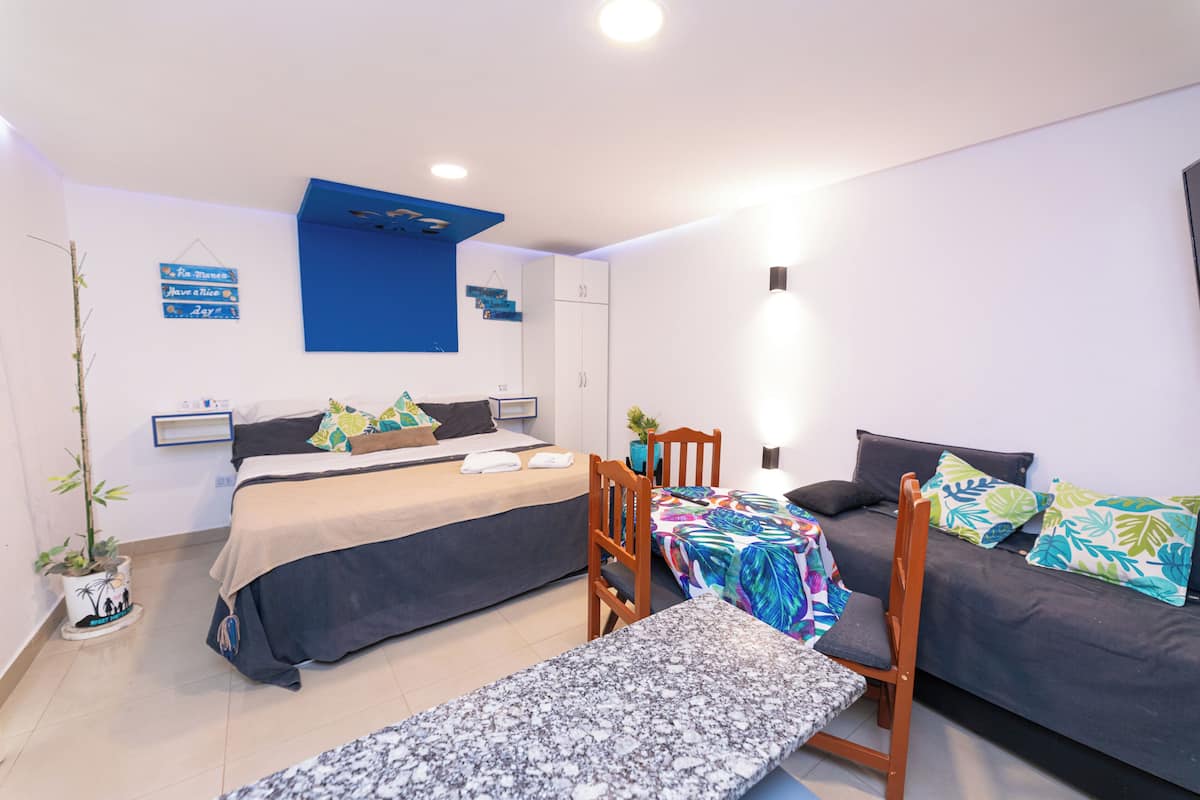 Luxury Studio Suite, Balcony | Laptop workspace, free WiFi