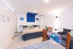 Luksus-studiosuite, balkong | Skrivebord for bærbar PC og wi-fi (inkludert)