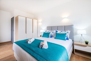 6 chambres, fer et planche à repasser, draps fournis