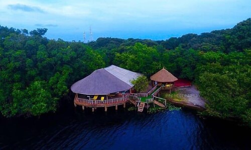 La Campagne Tropicana Beach Resort 