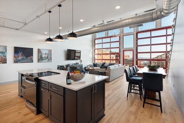 Interior - Downtown Penthouse Loft - 2.5 Blocks from Broadway! Private Rooftop Deck! (Nashville)