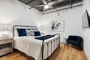 2 chambres, fer et planche à repasser, Wi-Fi gratuit, draps fournis