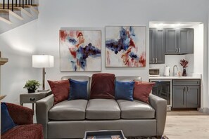 Smart TV, books, stereo