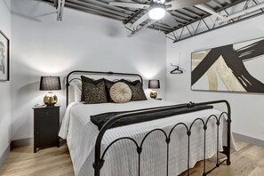 1 bedroom, iron/ironing board, free WiFi, bed sheets