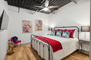 2 bedrooms, iron/ironing board, travel cot, WiFi