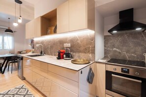 Fridge, microwave, oven, stovetop - 2BR Apt Private Backyard w/ Washer & Dryer (Athens)