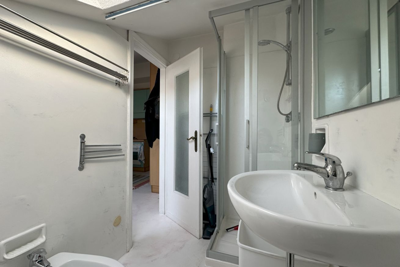 Dusche, Haartrockner, Bidet, Handtücher
