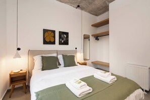 2 soverom og strykejern/-brett