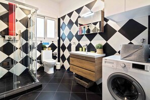 Shower, hair dryer, shampoo