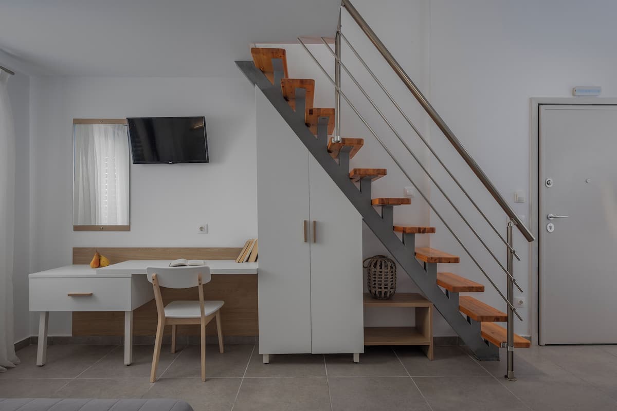 Duplex Suite | 1 bedroom, iron/ironing board, free WiFi