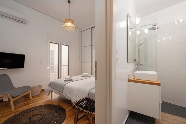 1 bedroom, iron/ironing board, free WiFi