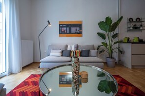 TV - Urban Escape: Exarcheia Remodel (Athens)