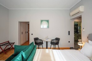 1 bedroom, in-room safe, iron/ironing board