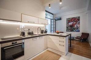 Fridge, microwave, oven, stovetop