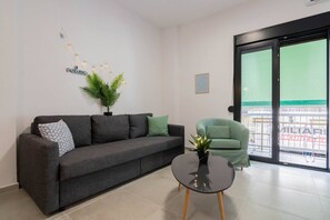 TV - Garden of Eden in Neos Kosmos | Near Metro (Athens)