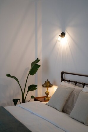 2 bedrooms, iron/ironing board, WiFi