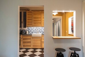 Réfrigérateur, four, plaque de cuisson, lave-vaisselle