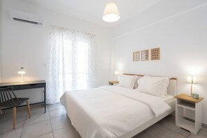 2 bedrooms, iron/ironing board, free WiFi - Bright 2BR Apartment By Metro Near Acropolis (Athens)