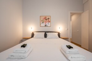 3 bedrooms, iron/ironing board, WiFi - 3BR Petralona Escape (Athens)