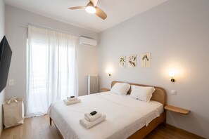 3 bedrooms, iron/ironing board, WiFi - 3BR Petralona Escape (Athens)