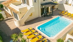 Villa | Pool | Indoor pool, outdoor pool - Holiday Home Albufeira Near Praia da Oura (Albufeira)