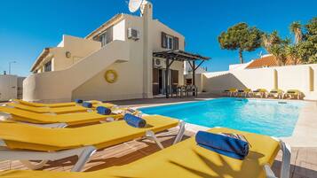 Villa | Pool | Indoor pool, outdoor pool