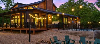 Treehouse, Private Heated Pool, Hot Tub, Sleeps 20
