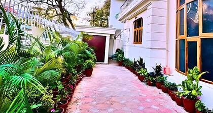 Book Entire Luxury Villa For Your Group,Friends,Family and other Events.