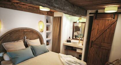 Provencal cabana, shared pool and jacuzzi