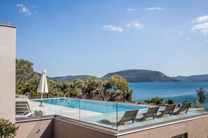 Piscina a l'aire lliure 