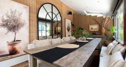 Family house and cottage in Opio. Sleeps 8, walking distance from Valbonne