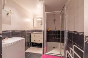 Hair dryer, towels - Coeur d'Azur - apt climatisé - 1km plage (Saint Raphael)
