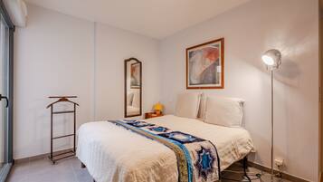 1 chambre, fer et planche Ă repasser, Wi-Fi gratuit, draps fournis