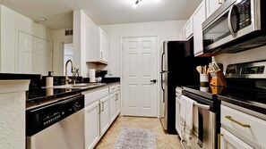 Private kitchen - Gated 2BR/2BA Condo w/ Pool (Bradenton)