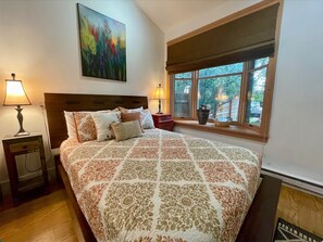 1 quarto, Wi-Fi de cortesia, roupa de cama