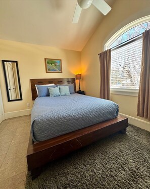2 bedrooms, free WiFi, bed sheets - Upscale 2BR Mountain Retreat (Westcliffe)