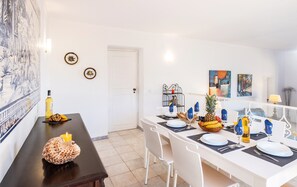 Villa | Dining