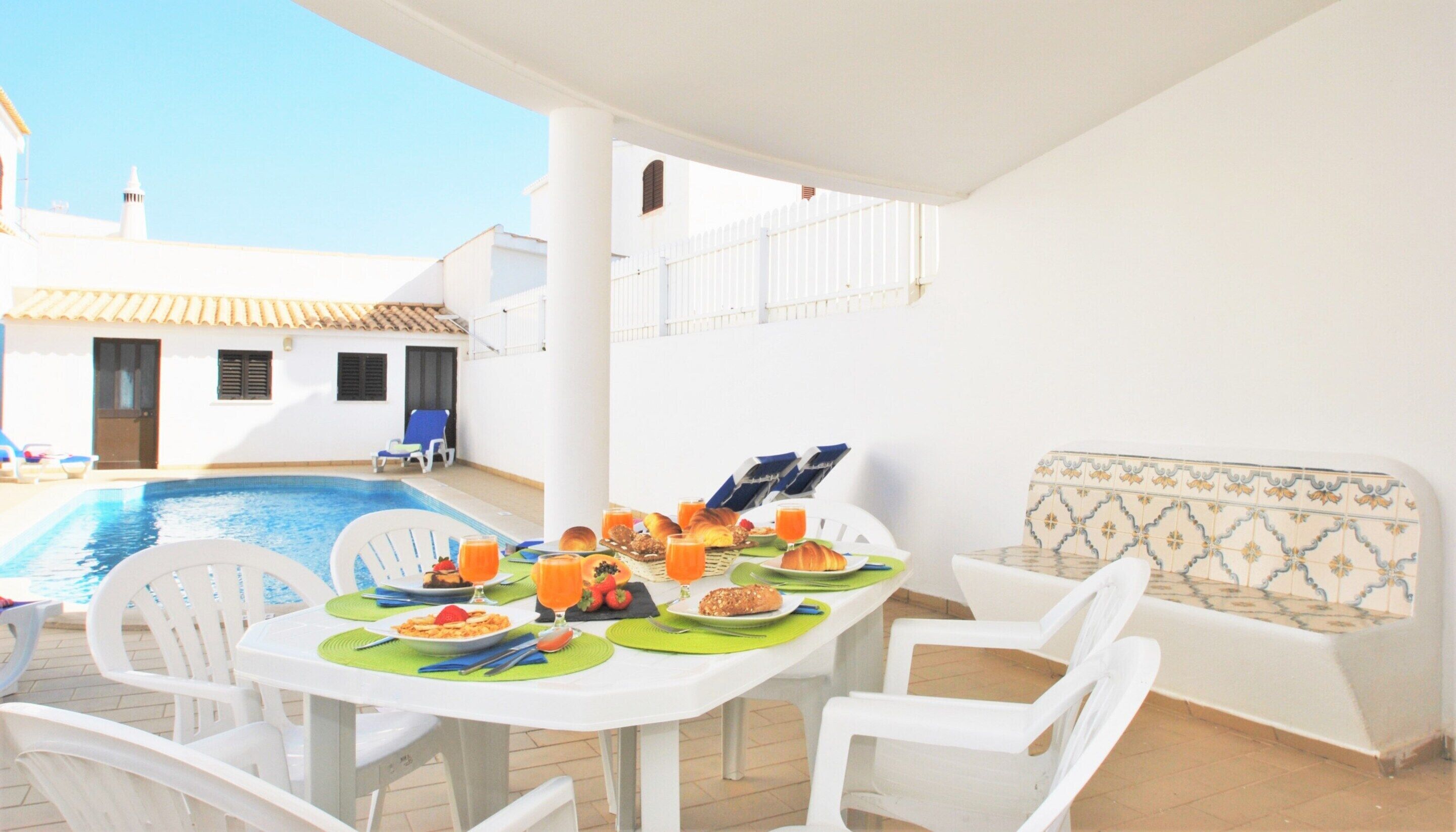 Villa | Outdoor dining