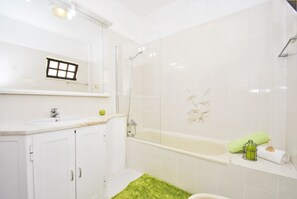 Villa | Bathroom - Villa Ibiza for 10 People (Albufeira)