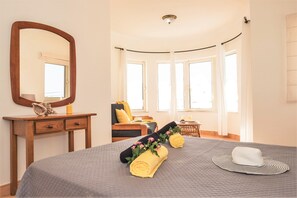 Villa | 4 soverom, strykejern/-brett og sengetøy