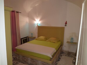 4 chambres, fer et planche à repasser, Wi-Fi, draps fournis