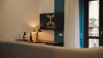 Deluxe Room, Balcony, City View