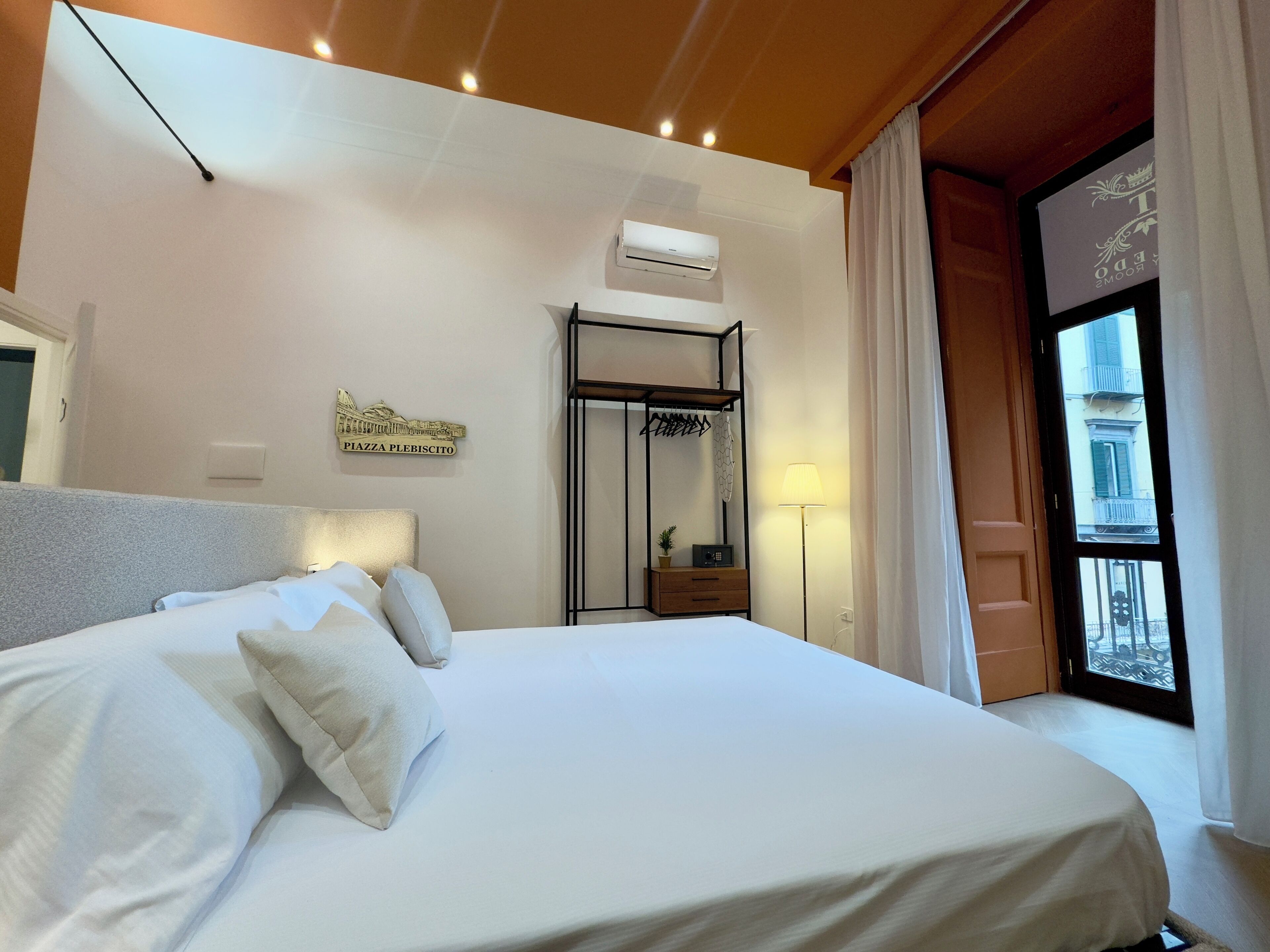 Photo - Toledo LR Collection