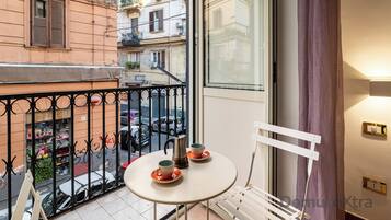 ํด๋์ ๋๋ธ๋ฃธ, ๋ฐ์ฝ๋ | ๋ฐฉ์ ์ค๋น, ๋ฌด๋ฃ WiFi