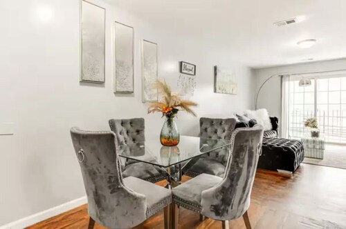 City Getaway: Elegant 3BR 2BA Patio Oasis Near NYC, EWR &
American Dream Mall