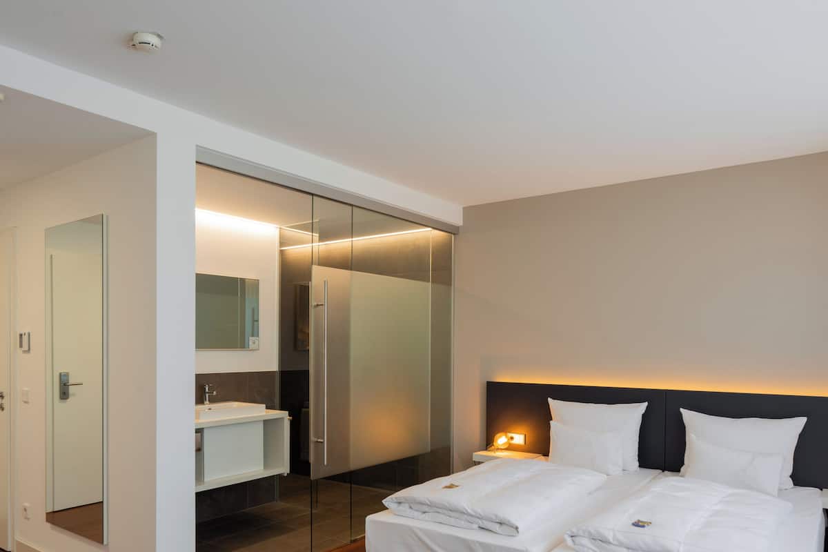 Standard Double Room | Desk, WiFi (free)